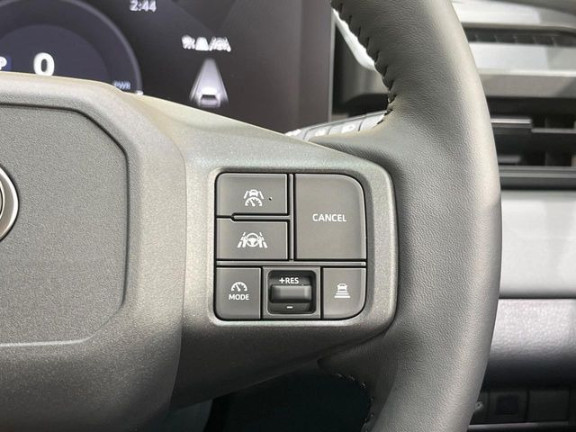 【レーダークルーズコントロール】高速道路での長距離走行が楽に!!自動で速度を保つクルーズコントロールが、衝突軽減システムと連携し、前方の車両を感知して車間を保つように速度調節してくれます!!