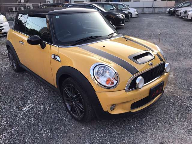 MINI�N�[�p�[S�̉E�ΑO����̊O�ςł��B���I�ȃf�U�C���Ǝԗ���Ԃ����m�F���������B�ʐ^3/51�B