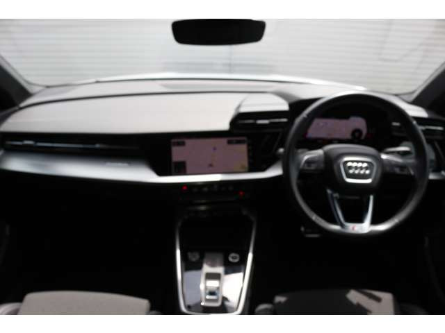 A3スポーツバック40 TFSI クワトロ Sライン 4WD