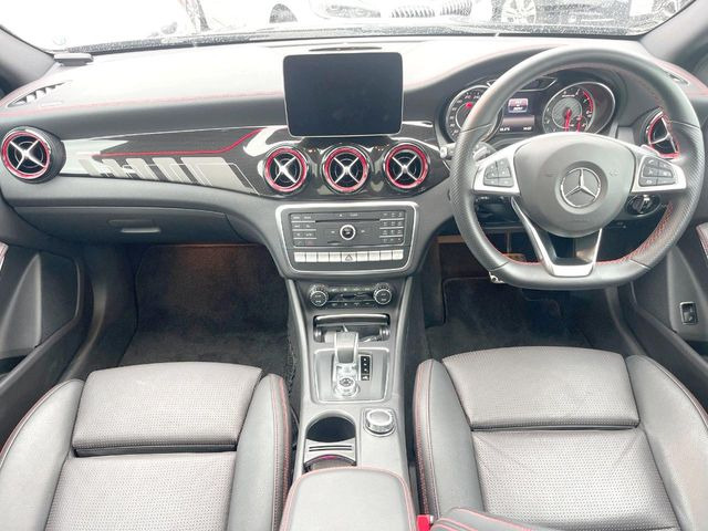 GLAクラスAMG GLA45 4マチック 4WD