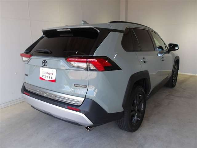 RAV42.0 アドベンチャー 4WD