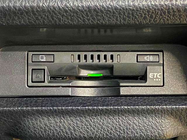 【純正ビルトインETC】装備済み☆長距離ドライブの必需品!高速道路の料金所も楽々通過できますね♪