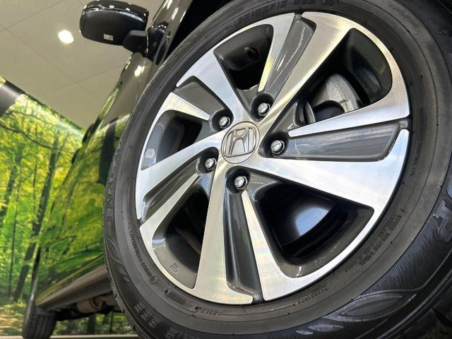 �y����15�C���`�A���~�z�C�[���z�O�ςɃ}�b�`���������A���~�z�C�[���𑕒����Ă���܂��B�e��ЊO�A���~�z�C�[����A�X�^�b�h���X�^�C�����戵�����Ă���܂��B���񂲑��k����������