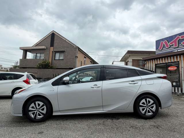 当店のお車は全車安心保証付!!指定工場、板金工場完備しています!!