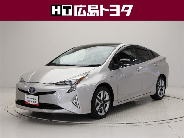 プリウス1.8 S セーフティ プラス ツートーン E-Four 4WD