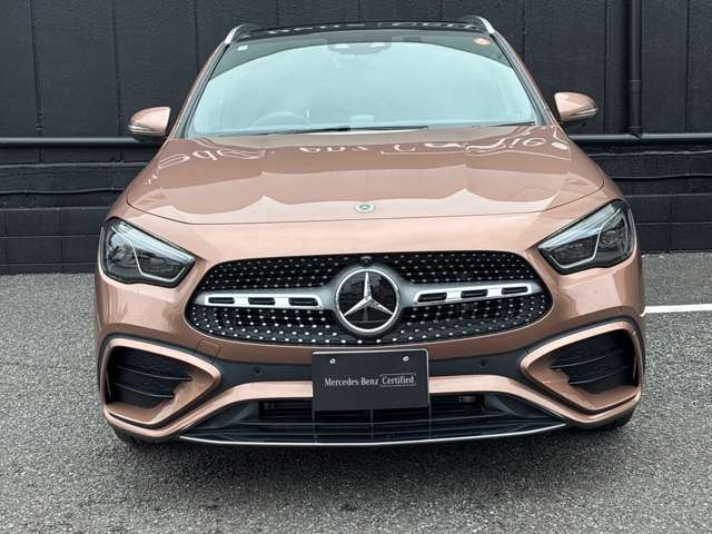 GLAクラスGLA200d 4マチック AMGラインパッケージ 4WD