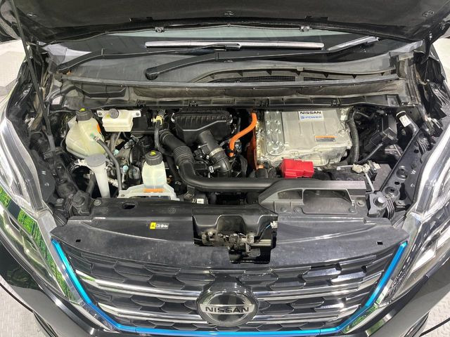 親切・丁寧な専門メカニックスタッフが応対!・車検・点検整備・事故等の修理などアフターサービスも安心。お車のカスタマイズもネクステージのサービススタッフまでご相談ください!