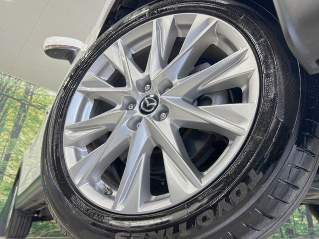�y����19�C���`�A���~�z�C�[���z�O�ςɃ}�b�`���������A���~�z�C�[���𑕒����Ă���܂��B�e��ЊO�A���~�z�C�[����A�X�^�b�h���X�^�C�����戵�����Ă���܂��B���񂲑��k����������