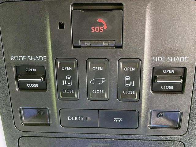 【両側パワースライドドア】スマートキーや運転席のスイッチで後席両側スライドドアの開閉が可能♪電動だから力を入れてドアを開ける必要が無く、小さなお子様でも簡単に開け閉めでき快適です♪