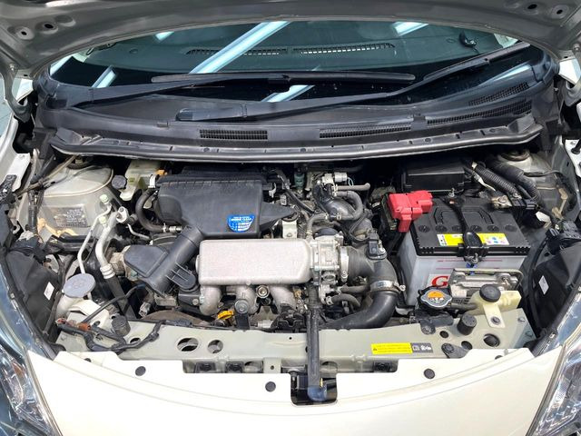 親切・丁寧な専門メカニックスタッフが応対!・車検・点検整備・事故等の修理などアフターサービスも安心。お車のカスタマイズもネクステージのサービススタッフまでご相談ください!