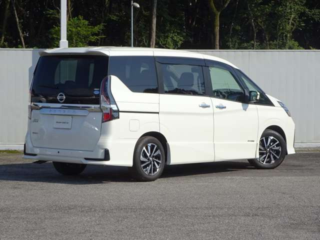 セレナ2.0 ハイウェイスターV