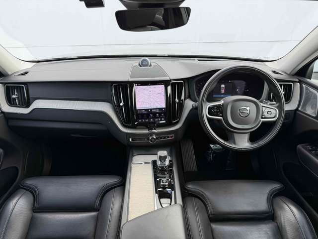 XC60リチャージ PHEV T8 AWD インスクリプション 4WD