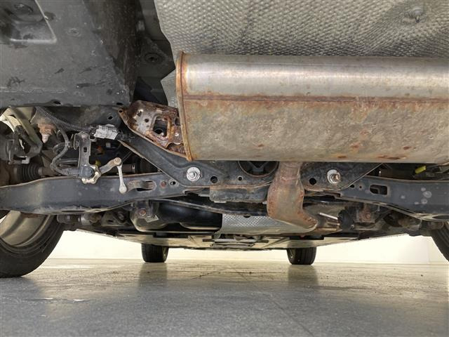 プリウス1.8 S セーフティ プラス ツートーン E-Four 4WD