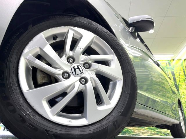 �y����15�C���`�A���~�z�C�[���z�O�ςɃ}�b�`���������A���~�z�C�[���𑕒����Ă���܂��B�e��ЊO�A���~�z�C�[����A�X�^�b�h���X�^�C�����戵�����Ă���܂��B���񂲑��k����������