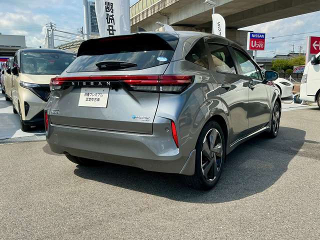 ノートオーラ1.2 G FOUR レザーエディション 4WD