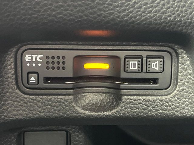 【ETC】高速道路の料金所をストレスなく通過!話題のスポットやサービスエリアに多い「スマートIC」利用時は必須のアイテムです。当店でセットアップを実施、ご納車当日からすぐにご利用いただけます!