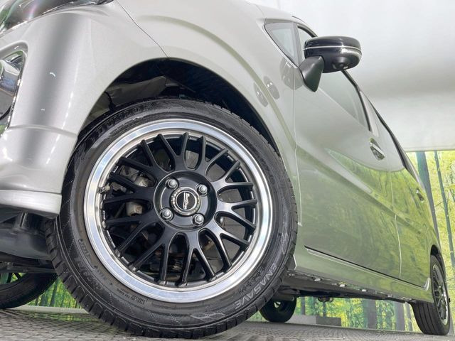 �y�A���~�z�C�[���z�O�ςɃ}�b�`�����A���~�z�C�[���𑕒����Ă���܂��B�e��A���~�z�C�[����A�X�^�b�h���X�^�C�����戵�����Ă���܂��B���񂲑��k����������