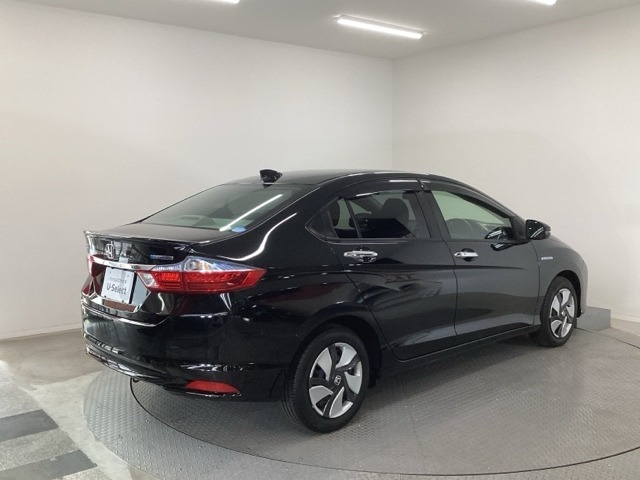グレイス1.5 ハイブリッド LX