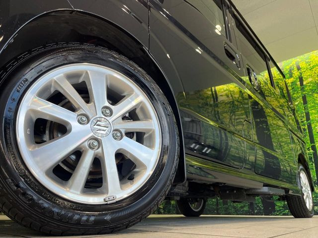 �y����14�C���`�A���~�z�C�[���z�O�ςɃ}�b�`���������A���~�z�C�[���𑕒����Ă���܂��B�e��ЊO�A���~�z�C�[����A�X�^�b�h���X�^�C�����戵�����Ă���܂��B���񂲑��k����������