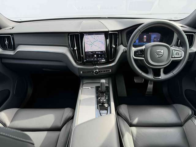 XC60B6 AWD Rデザイン 4WD