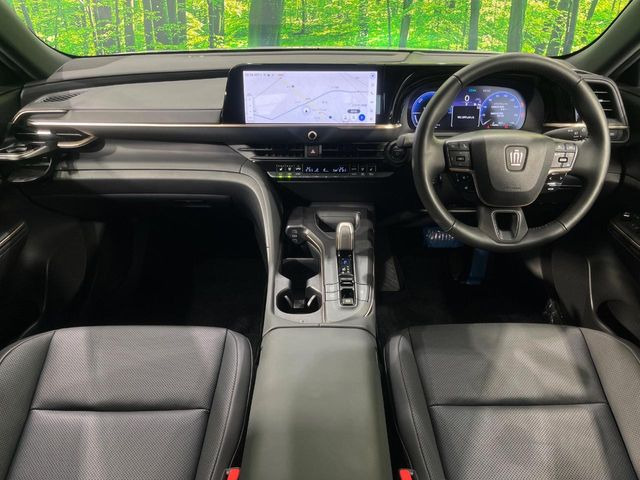 クラウンクロスオーバー2.5 G アドバンスト レザー パッケージ E-Four 4WD