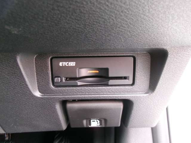 ノートオーラ1.2 NISMO チューンド e-POWER 4WD