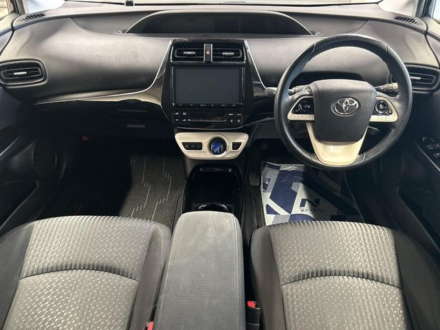 プリウス1.8 S セーフティ プラス