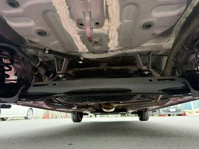 気になるお車がありましたら右の電話番号から直接お店にお問い合わせください。支払方法から車両情報、状態までなんでもご説明させて頂きます。スタッフ一同ご連絡お待ちしております。