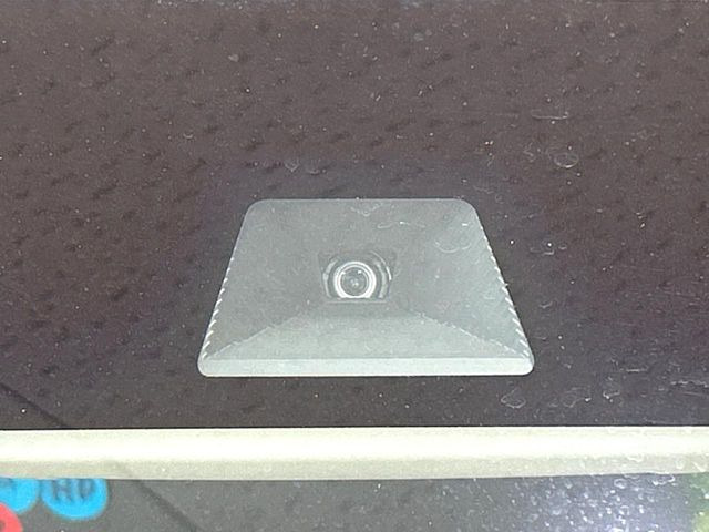 【ホンダセンシング】走行中に前方の車両等を認識し、衝突しそうな時は警報とブレーキで衝突回避と被害軽減をアシスト。より安全にドライブをお楽しみいただけます。
