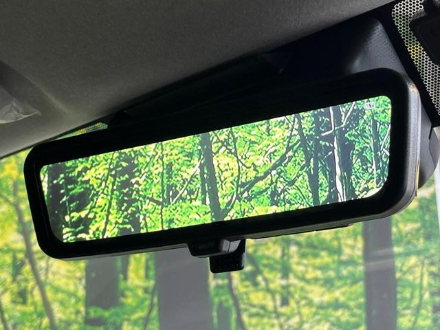 【デジタルインナーミラー】後席の大きな荷物や同乗者で後方が確認しづらい時でも安心!カメラが撮影した車両後方の映像をルームミラー内に表示。クリアな視界で状況の確認が可能です!