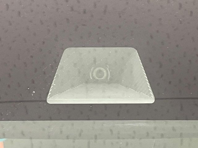 【ホンダセンシング】走行中に前方の車両等を認識し、衝突しそうな時は警報とブレーキで衝突回避と被害軽減をアシスト。より安全にドライブをお楽しみいただけます。