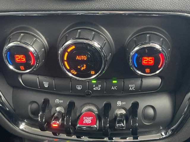●デュアルオートエアコン:運転席・助手席それぞれで温度設定が可能な独立式オートエアコンを標準装備しております!