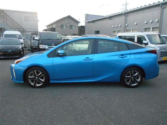 プリウス1.8 A ツーリングセレクション E-Four 4WD