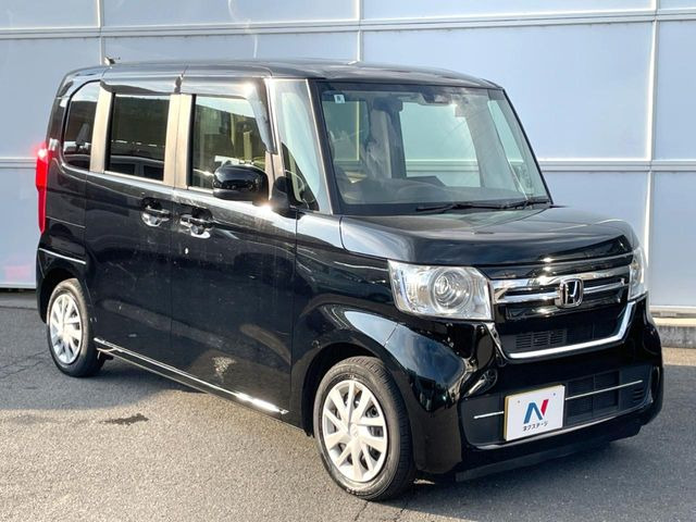 大好評を頂いておりますボディの弾スプラッシュコートも好評受付中。通常のガラスコートと異なる、耐久年数6年の無機質ガラスコーティングが、ボディをキレイな状態に保ってくれます。