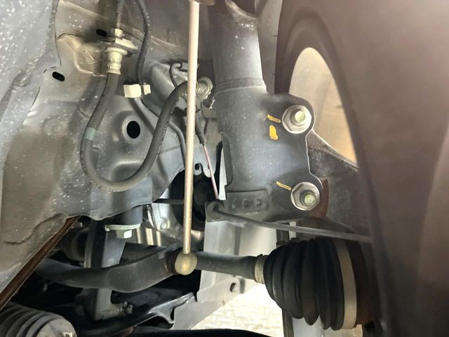 お車を安心してお乗りいただく為には、足回りの定期点検が欠かせません。サービスサポート(有償保証)では無料点検もご提供しており、安心のカーライフをお過ごしいただけるサポート体制が整っています。