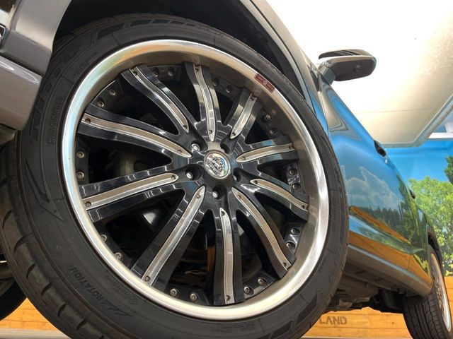 �y22�C���`�A���~�z�C�[���z�O�ςɃ}�b�`�����A���~�z�C�[���𑕒����Ă���܂��B�e��A���~�z�C�[����A�X�^�b�h���X�^�C�����戵�����Ă���܂��B���񂲑��k����������