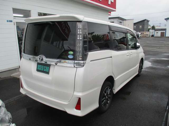 ヴォクシー2.0 ZS 4WD