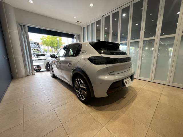 208GT ハイブリッド