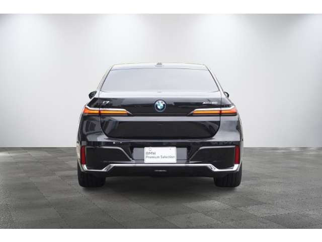 i7xドライブ60 Mスポーツ 4WD