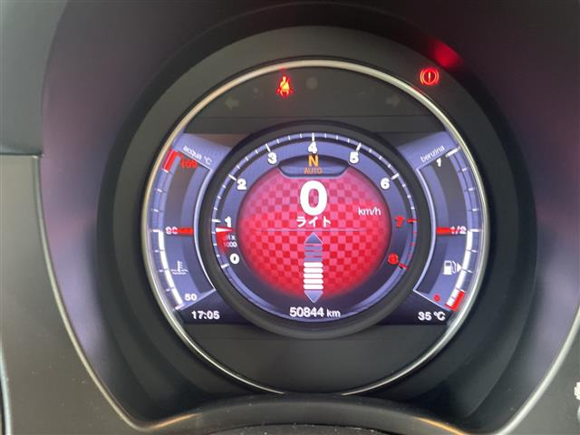 アバルト595Cツーリズモ