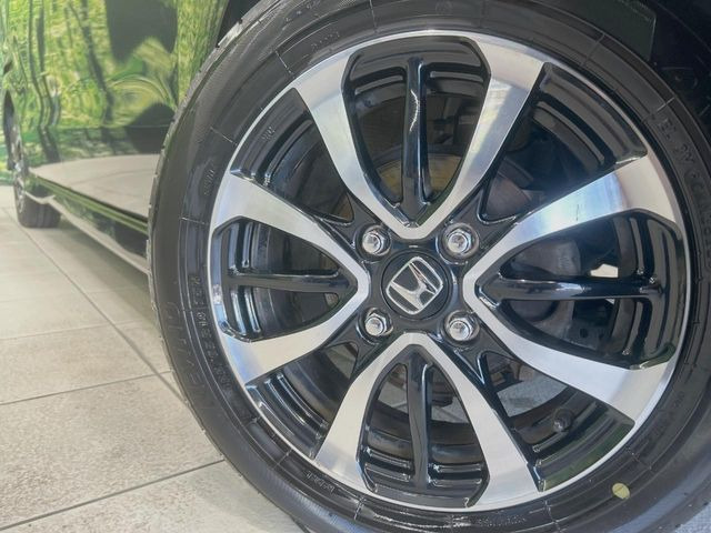 �y����14�C���`�A���~�z�C�[���z�O�ςɃ}�b�`���������A���~�z�C�[���𑕒����Ă���܂��B�e��ЊO�A���~�z�C�[����A�X�^�b�h���X�^�C�����戵�����Ă���܂��B���񂲑��k����������