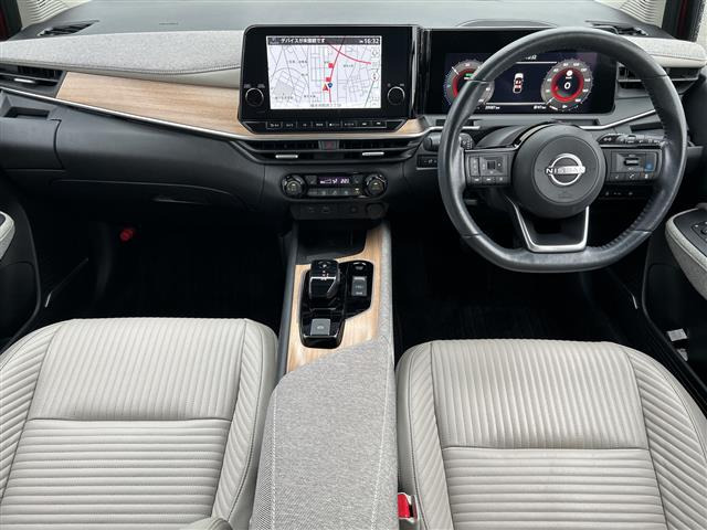 ノートオーラ1.2 G FOUR レザーエディション 4WD