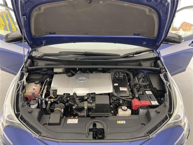 プリウス1.8 S セーフティ プラス ツートーン E-Four 4WD