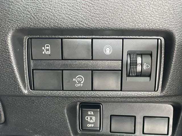 【パワースライドドア】スマートキーや運転席のスイッチでスライドドアの開閉が可能♪電動だから力を入れてドアを開ける必要が無く、小さいお子様でも、重い荷物を持っている時もラクに開け閉めできます♪