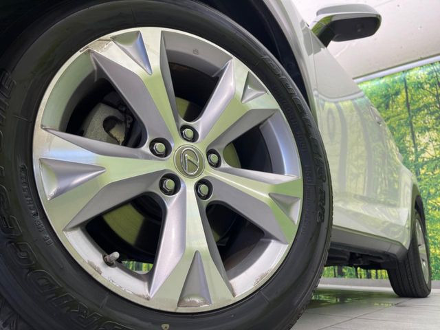 �y����18�C���`�A���~�z�C�[���z�O�ςɃ}�b�`���������A���~�z�C�[���𑕒����Ă���܂��B�e��ЊO�A���~�z�C�[����A�X�^�b�h���X�^�C�����戵�����Ă���܂��B���񂲑��k����������