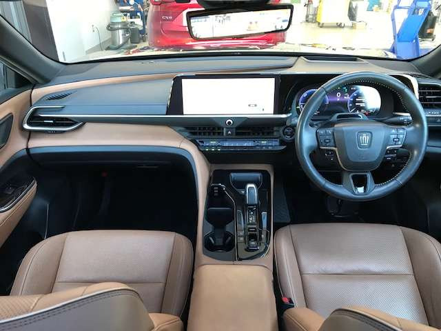 クラウンスポーツ2.5 Z E-Four 4WD