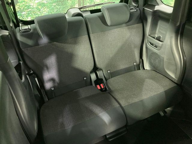 高品質なオリジナルフロアマットもオプションにてご用意しております。お好きなデザインやカラーをお車に合わせて選んでいただくことができます♪