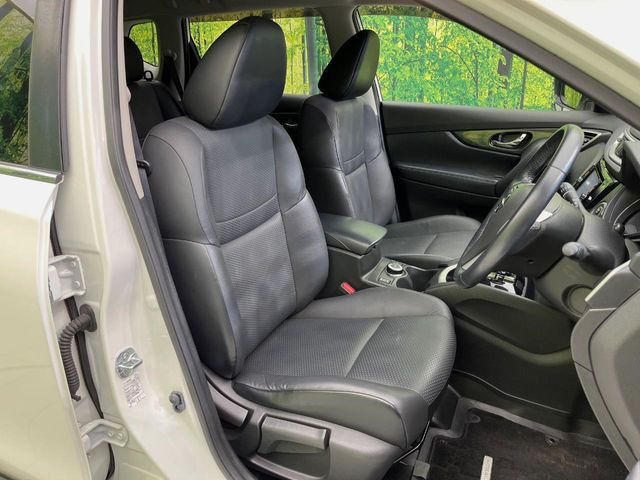 運転席シート廻りは使用感も少なく、良好な状態となっています。丁寧に使われていたことがよくわかりますね。