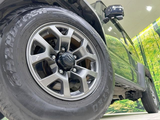�y����15�C���`�A���~�z�C�[���z�O�ςɃ}�b�`���������A���~�z�C�[���𑕒����Ă���܂��B�e��ЊO�A���~�z�C�[����A�X�^�b�h���X�^�C�����戵�����Ă���܂��B���񂲑��k����������
