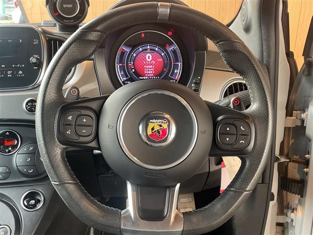 アバルト595Cツーリズモ